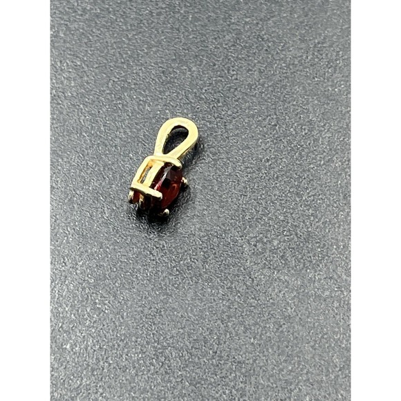 Estate 10k Yellow Solid Gold Pear Teardrop Shape Dark Red Garnet January Pendant - Picture 7 of 11